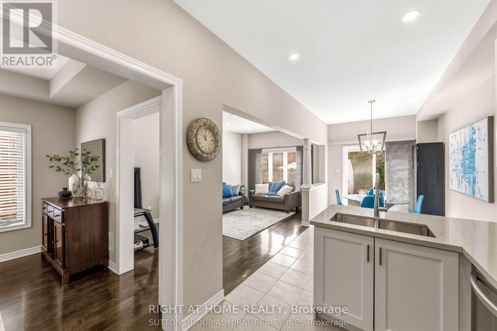8 Napanee Street Property Photo 11