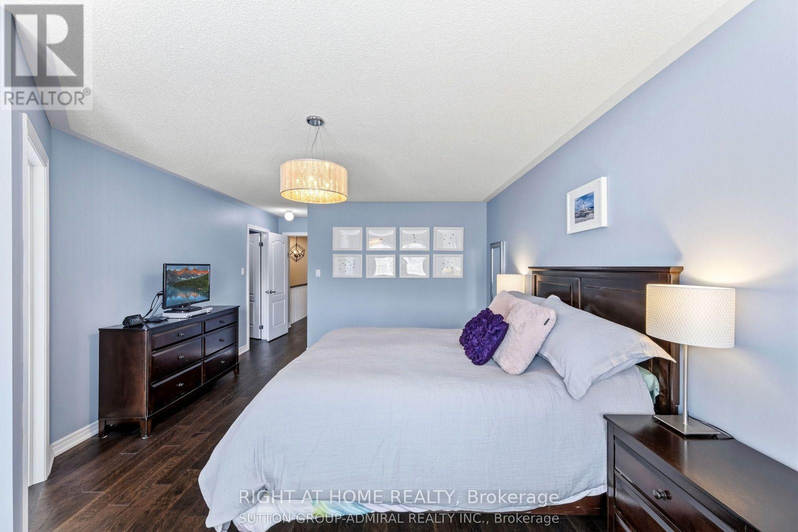 8 Napanee Street Property Photo 16