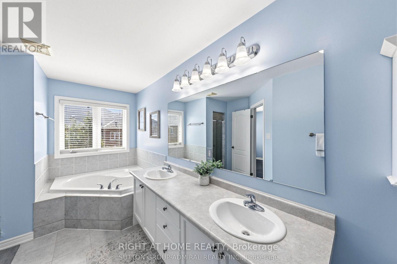 8 Napanee Street Property Photo 17