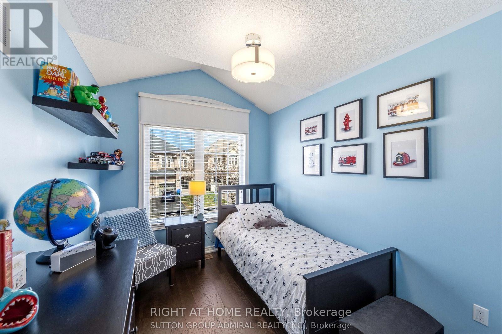 8 Napanee Street Property Photo 22