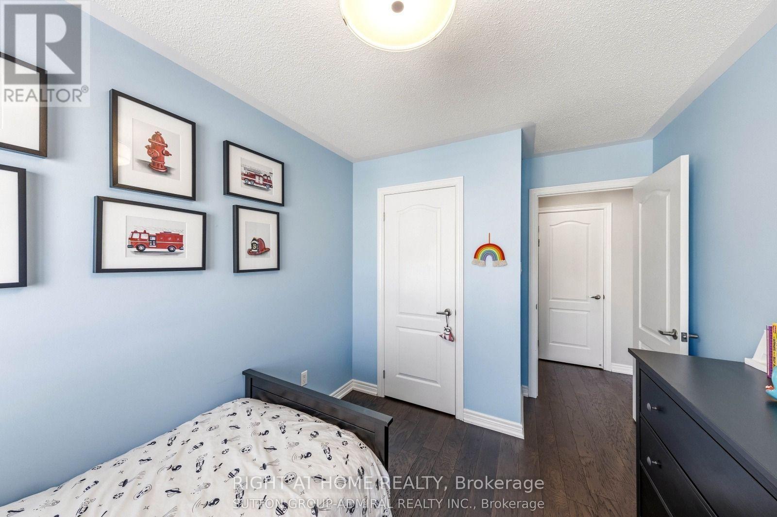 8 Napanee Street Property Photo 23