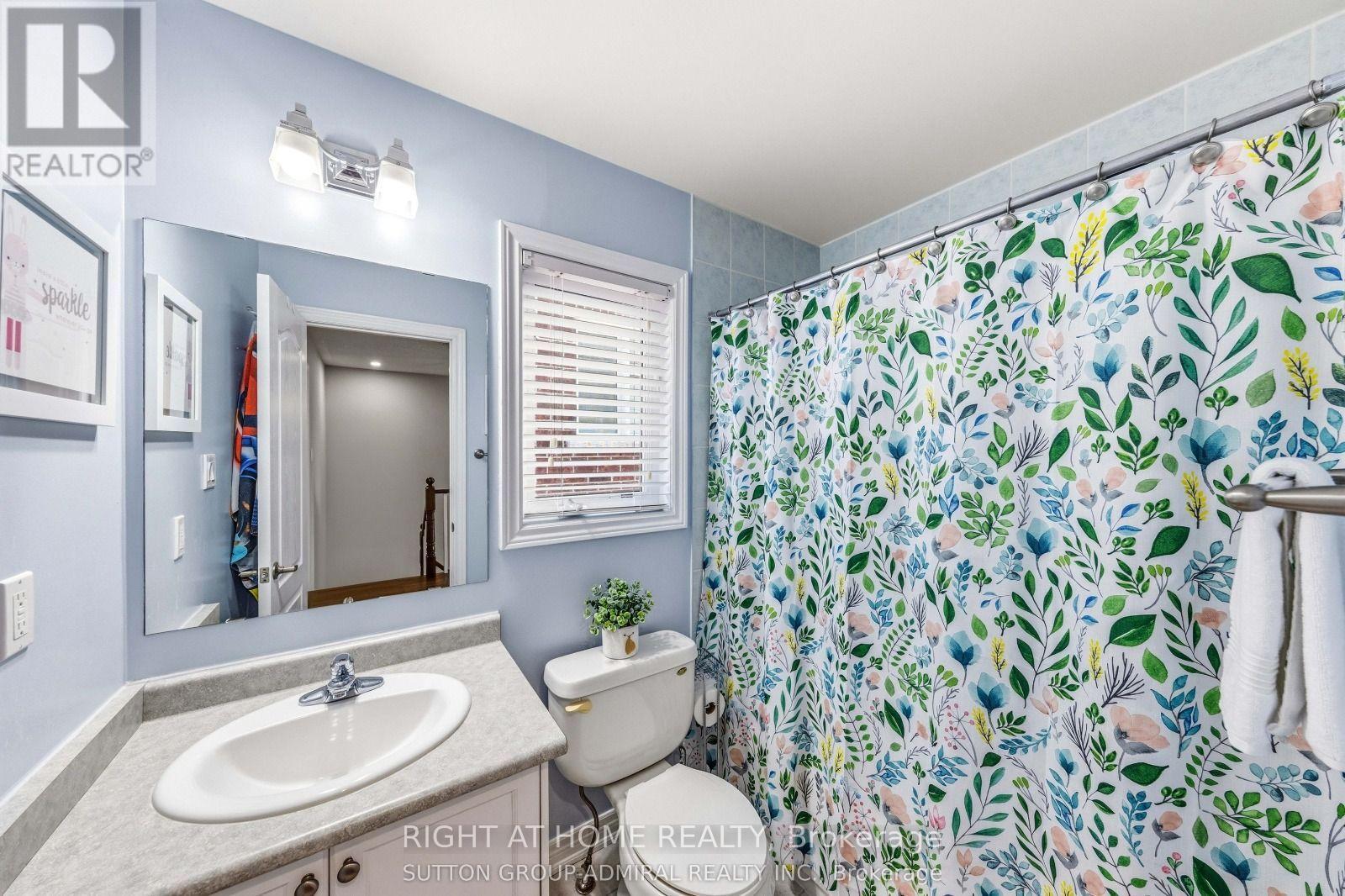 8 Napanee Street Property Photo 24