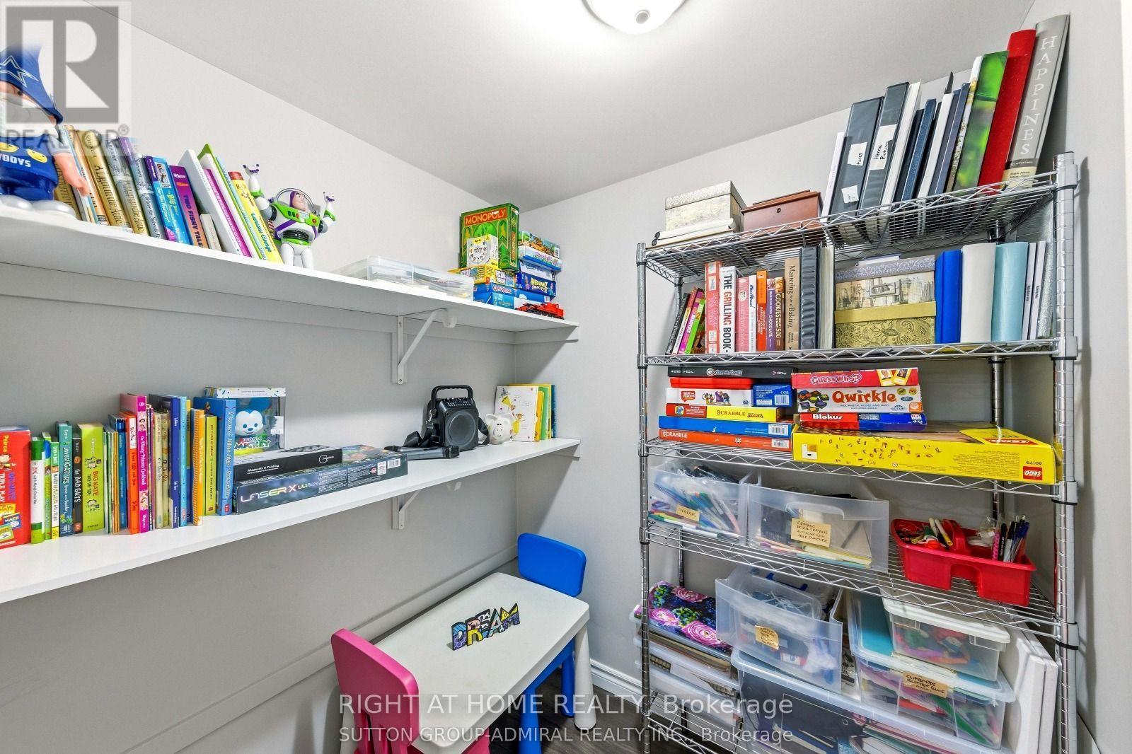 8 Napanee Street Property Photo 31