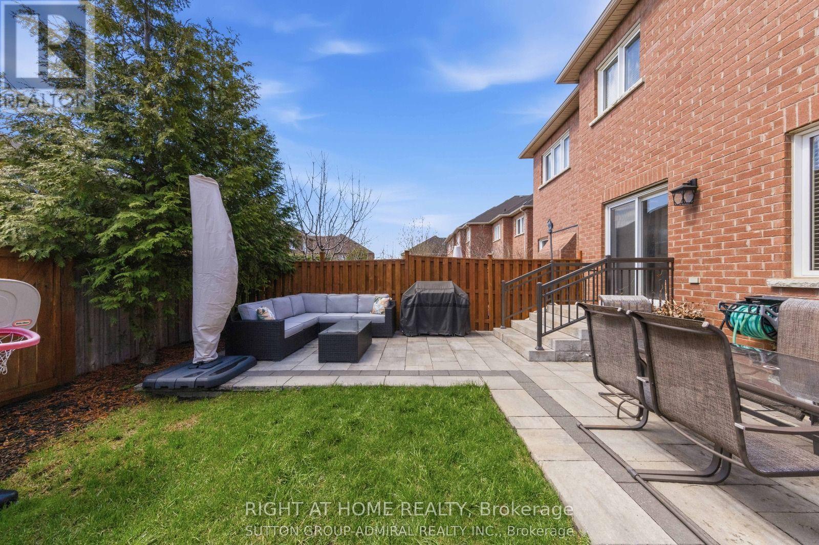 8 Napanee Street Property Photo 35