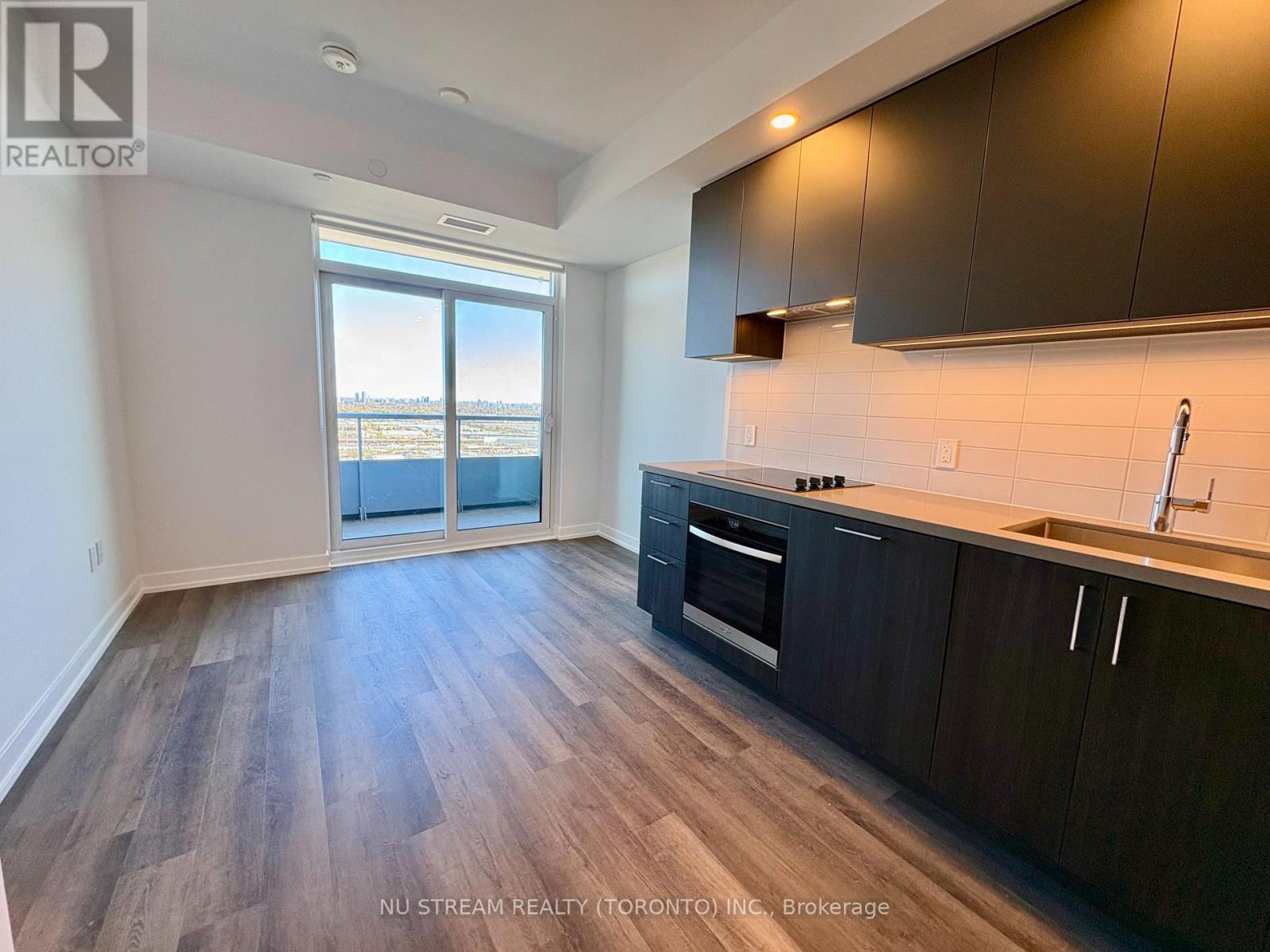 2303 - 5 Meadowdale Road Property Photo 6