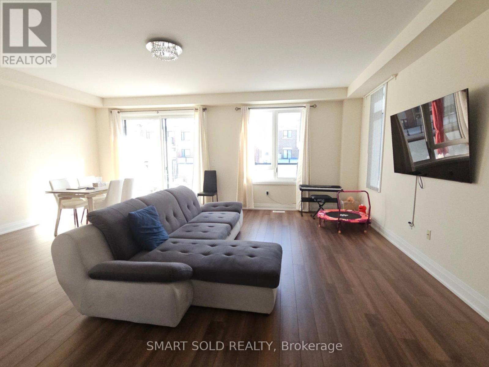 37 Sparks Street Property Photo 3
