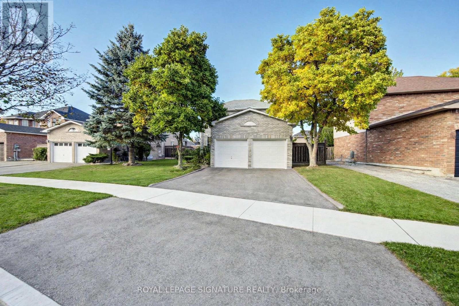 1180 Oriole Crescent Property Photo 3