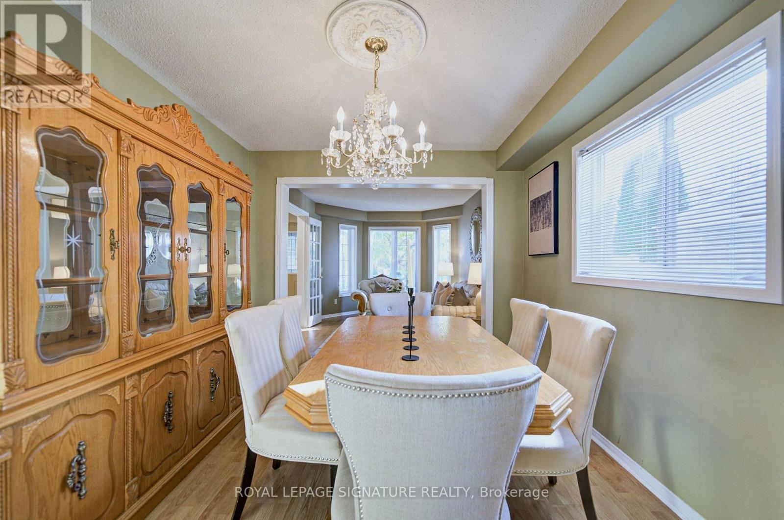 1180 Oriole Crescent Property Photo 12