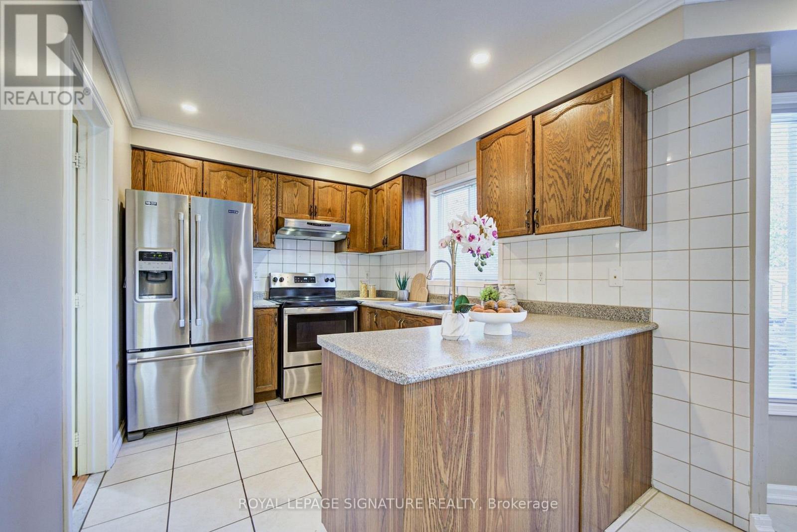 1180 Oriole Crescent Property Photo 15