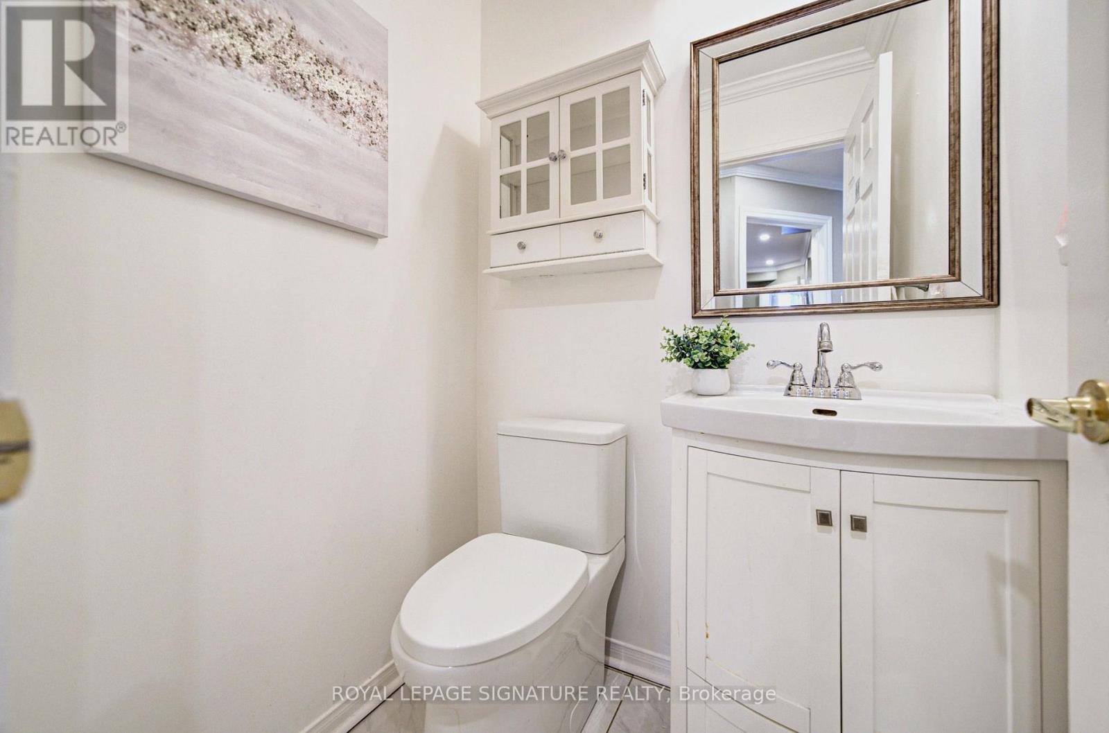 1180 Oriole Crescent Property Photo 20