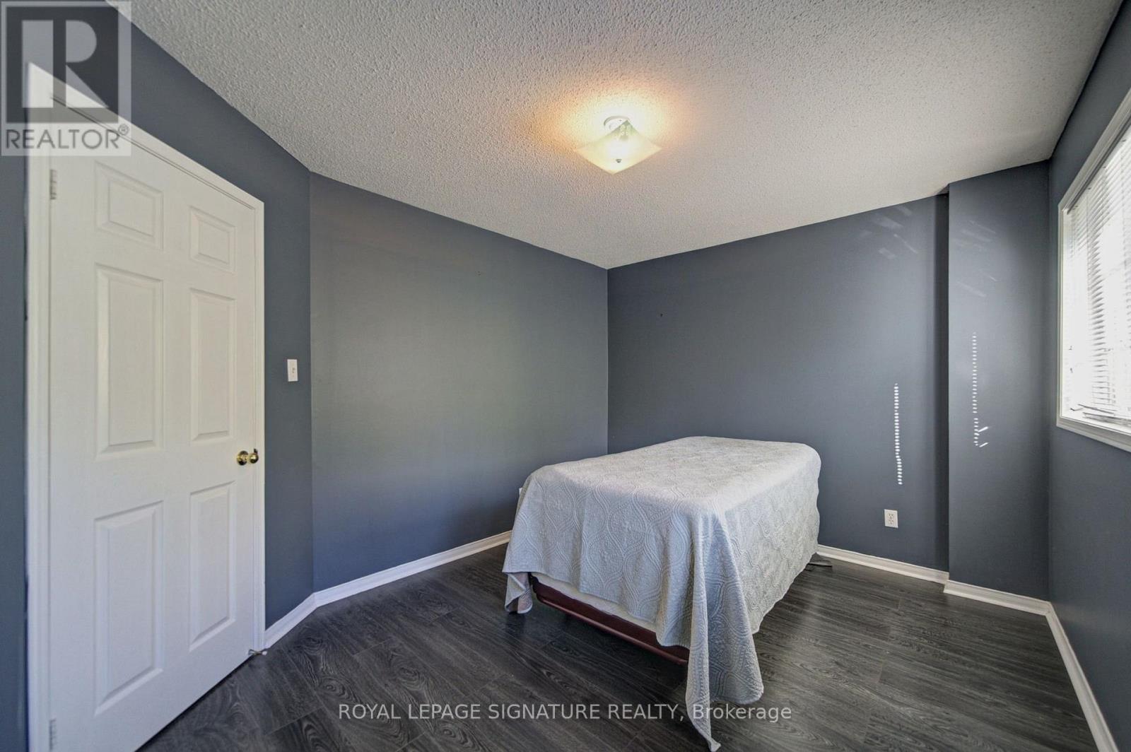 1180 Oriole Crescent Property Photo 33