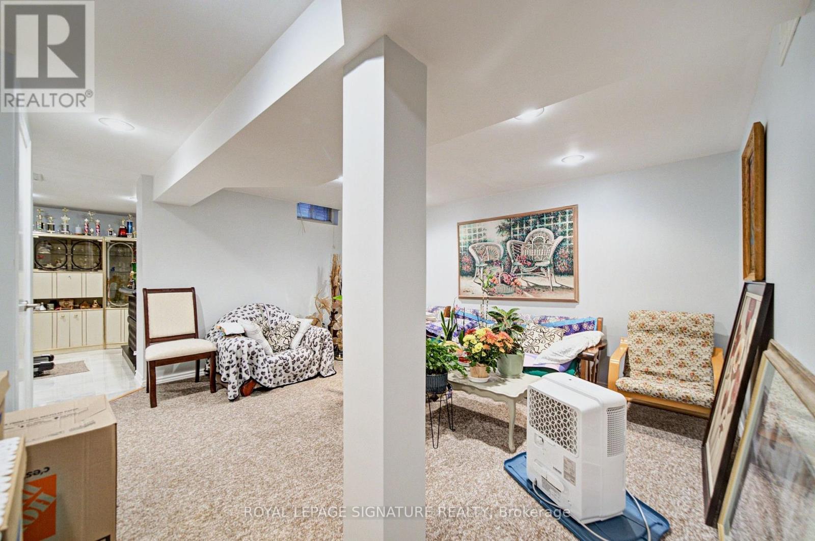 1180 Oriole Crescent Property Photo 40