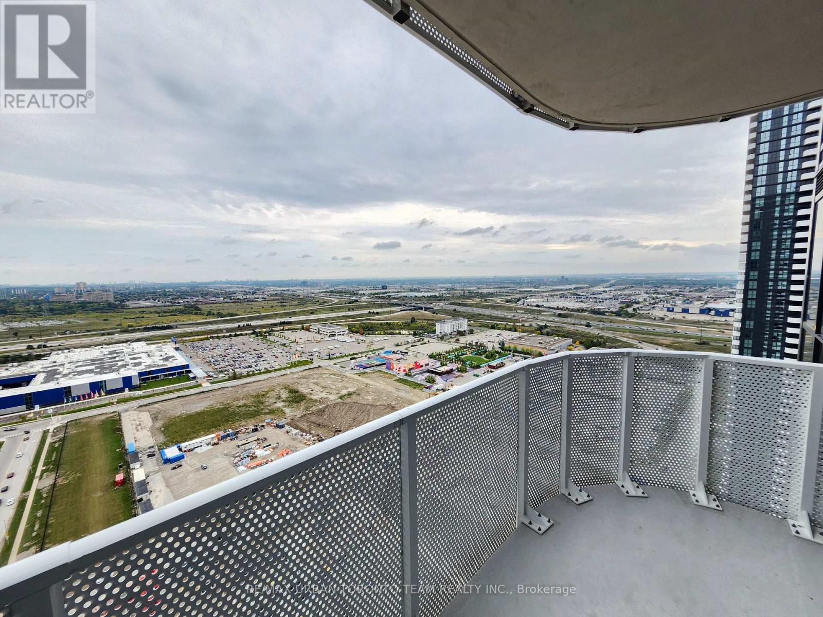 3312 - 28 Interchange Way Property Photo 2