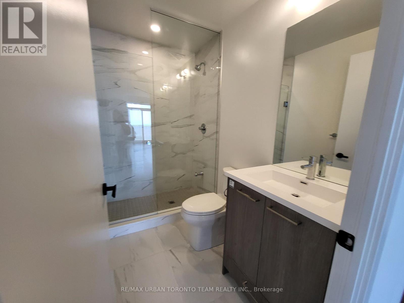 3312 - 28 Interchange Way Property Photo 7