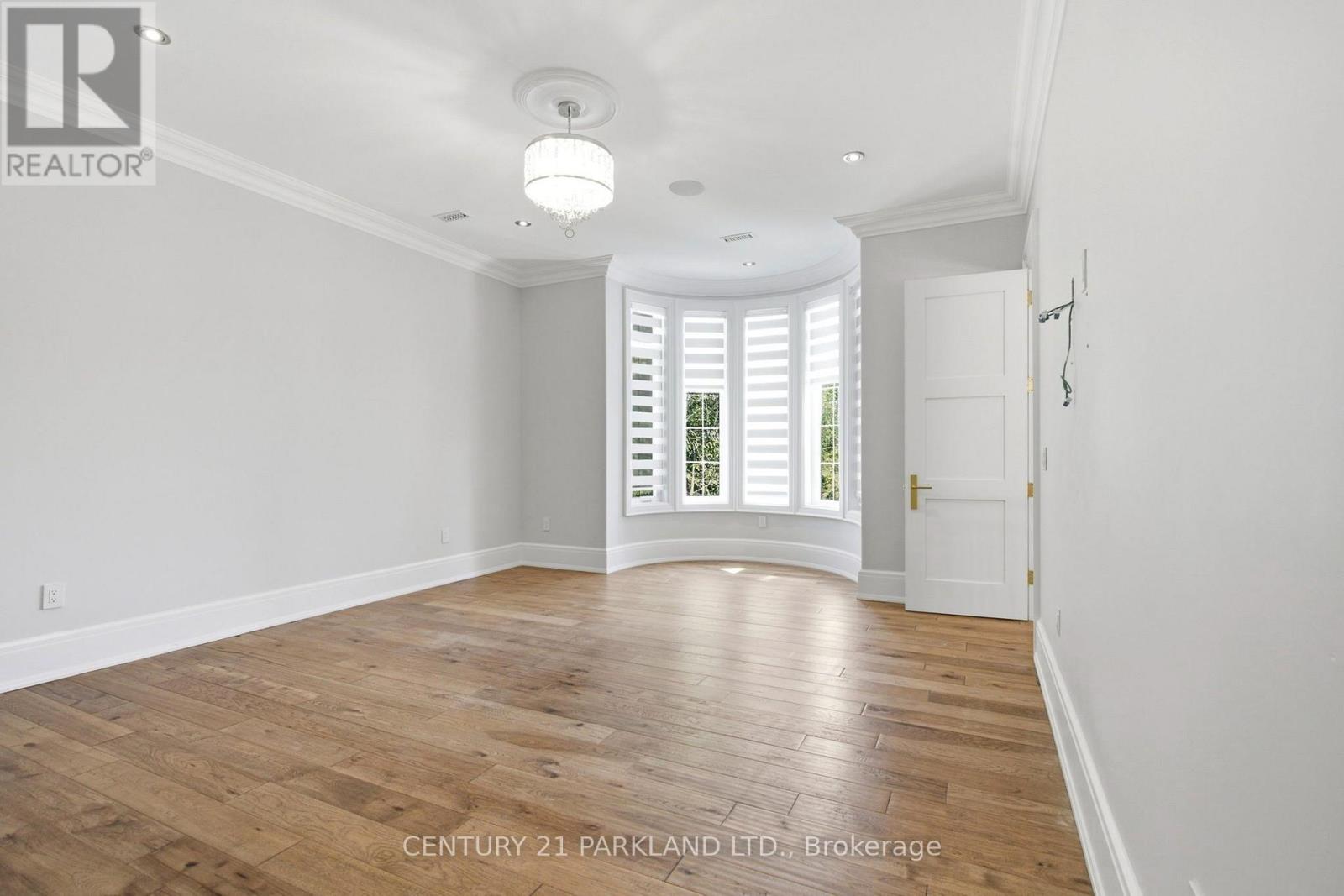 12 Hollywood Crescent Property Photo 27