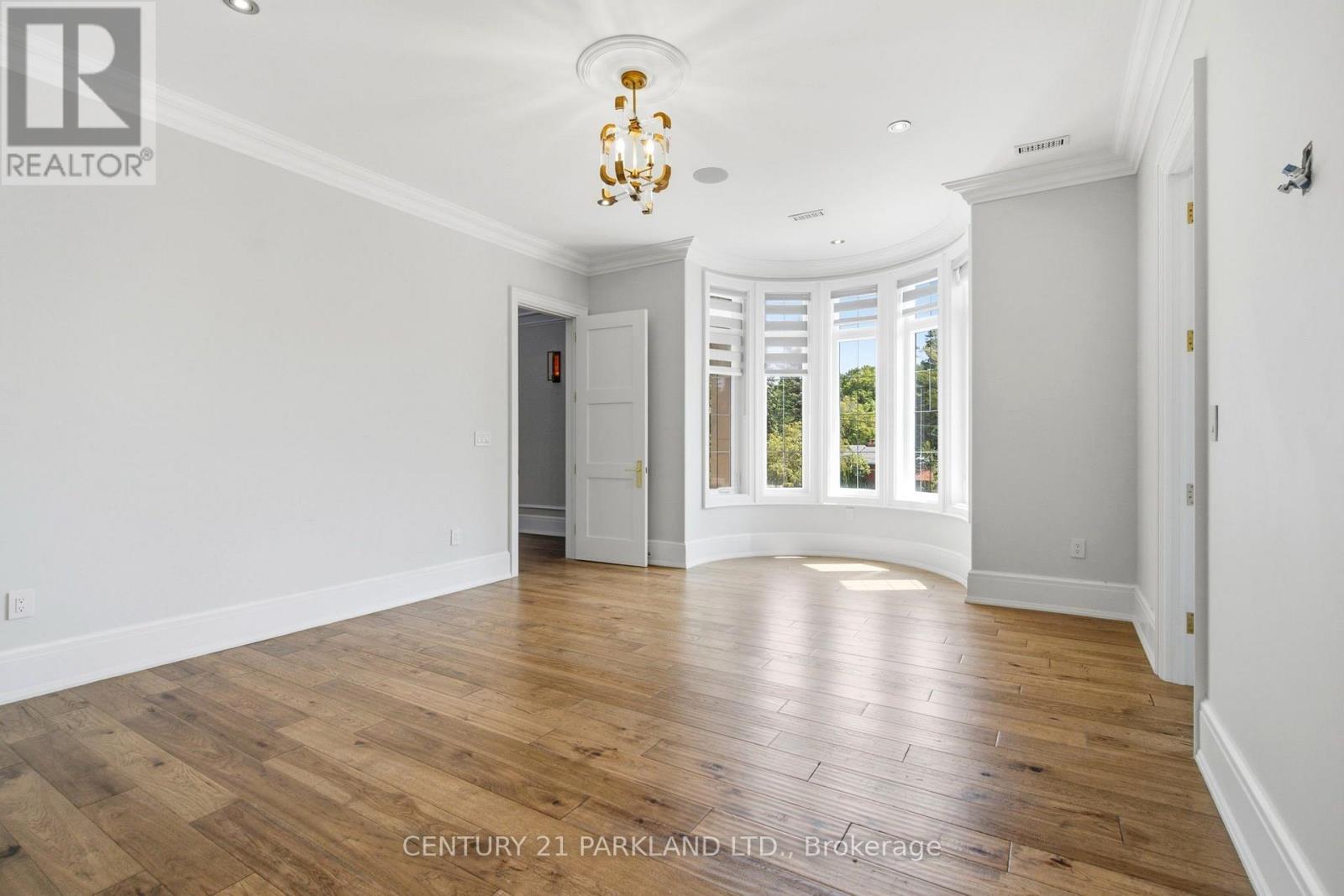 12 Hollywood Crescent Property Photo 39