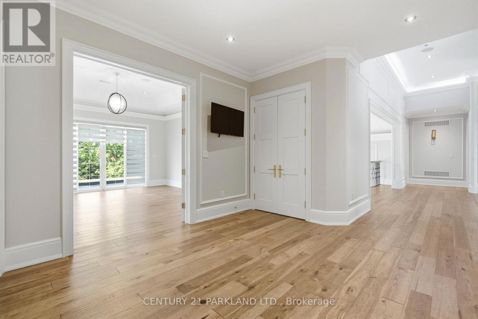 12 Hollywood Crescent Property Photo 45