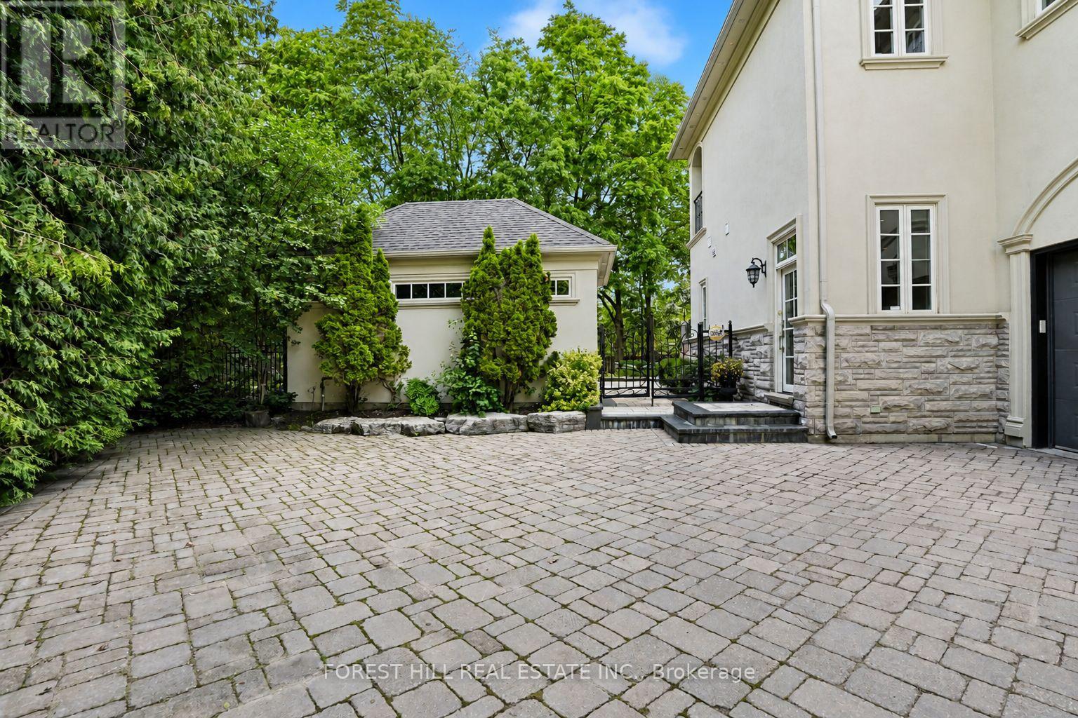160 Renaissance Court Property Photo 47