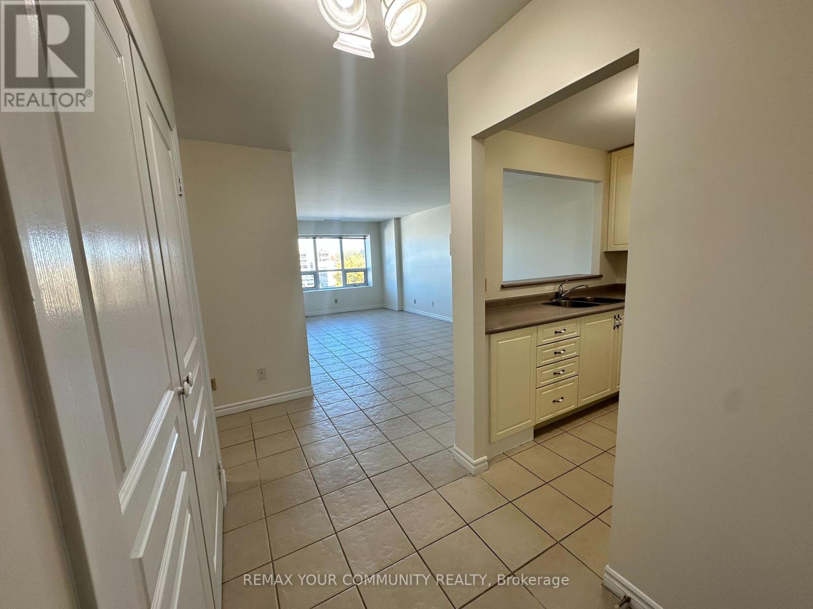 503 - 15207 Yonge Street Property Photo 3