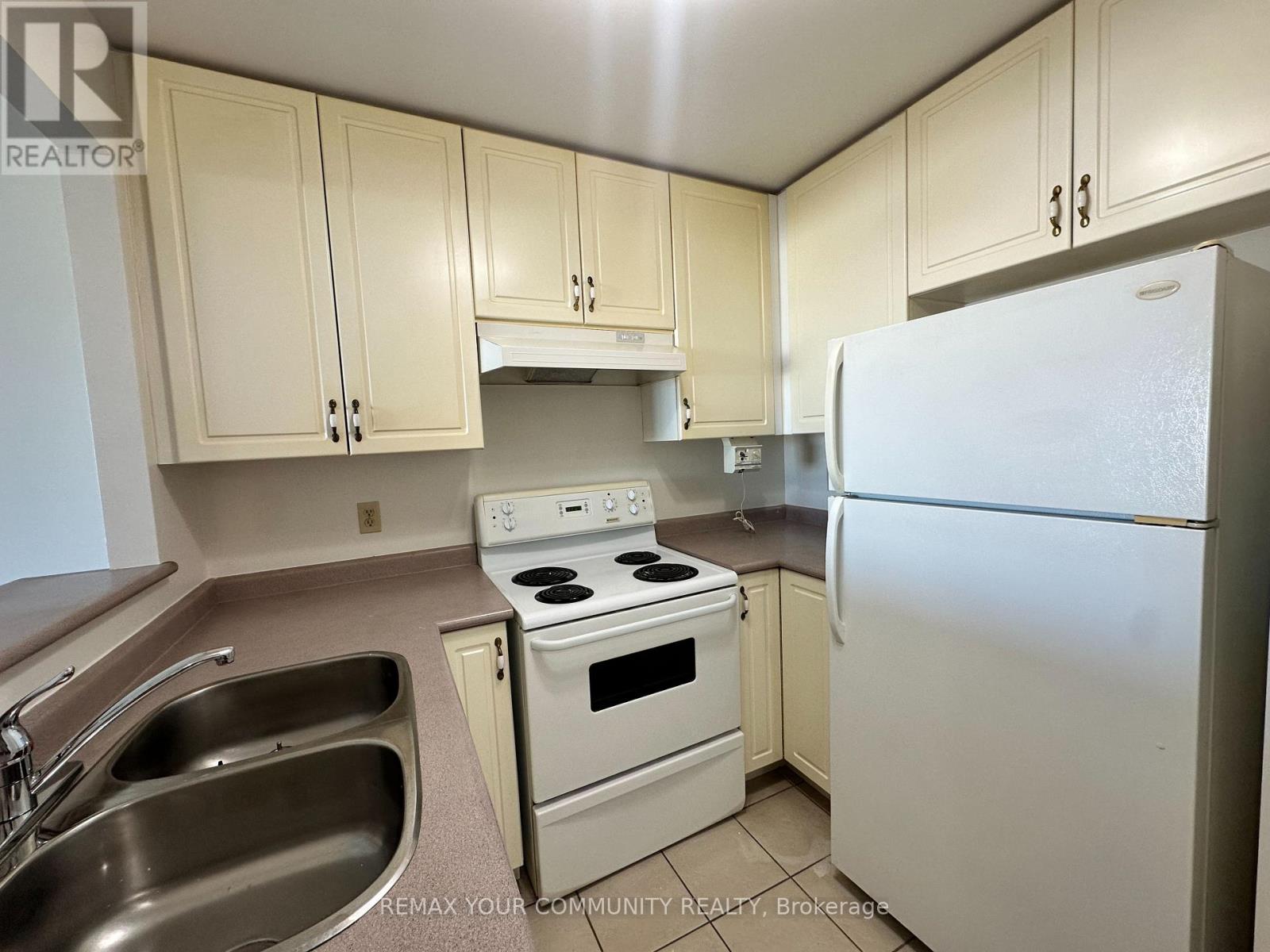 503 - 15207 Yonge Street Property Photo 6