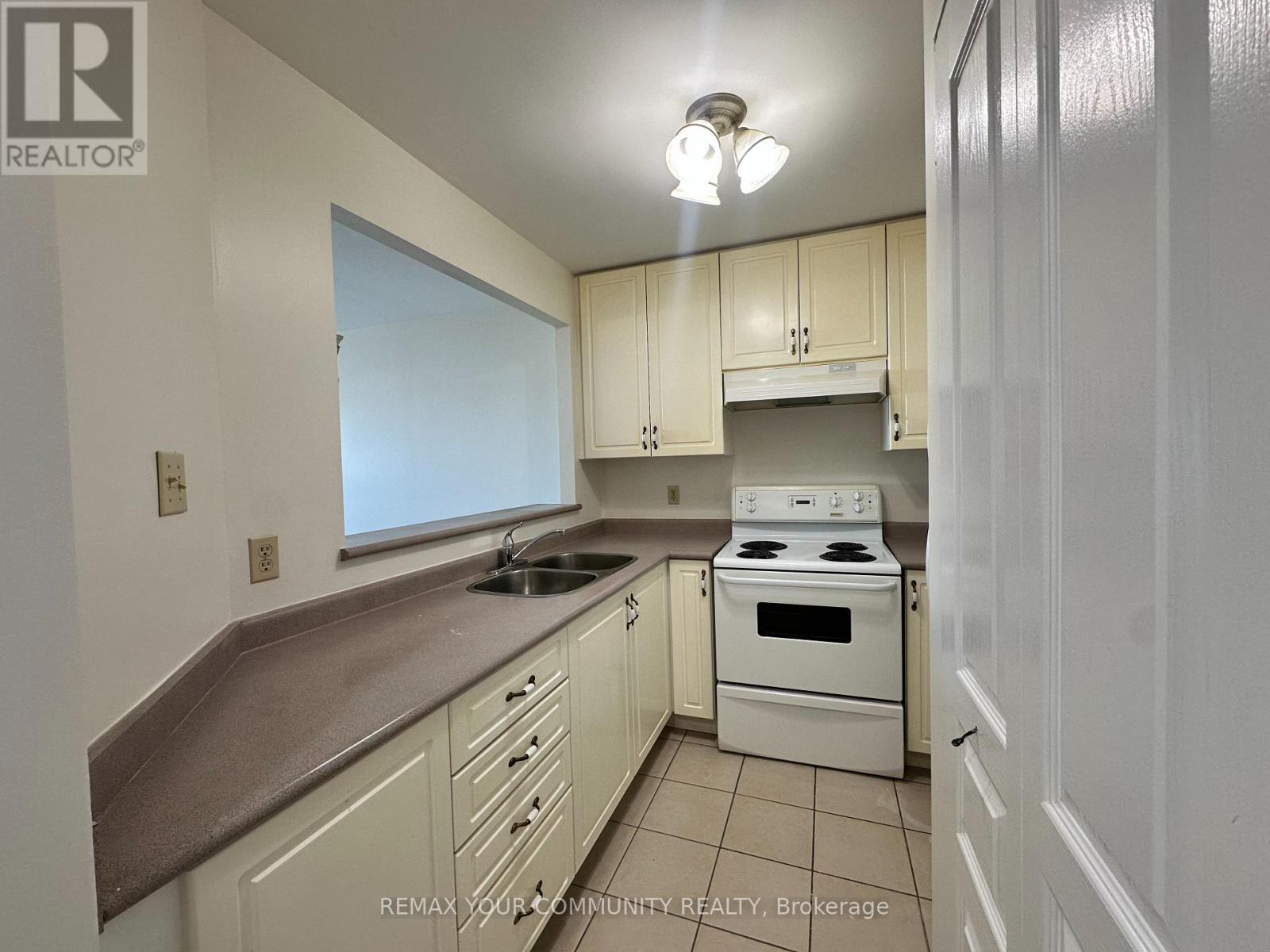503 - 15207 Yonge Street Property Photo 7