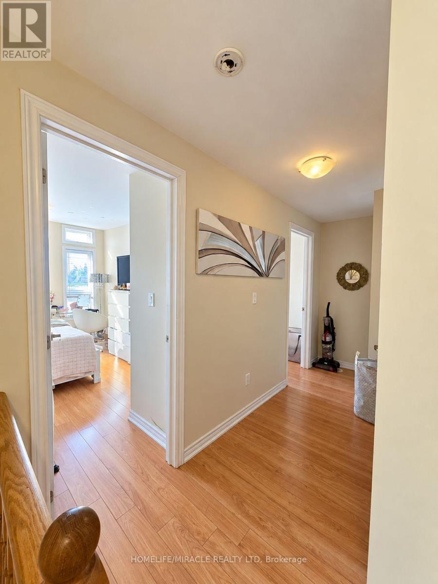 8 - 9601 Jane Street Property Photo 7