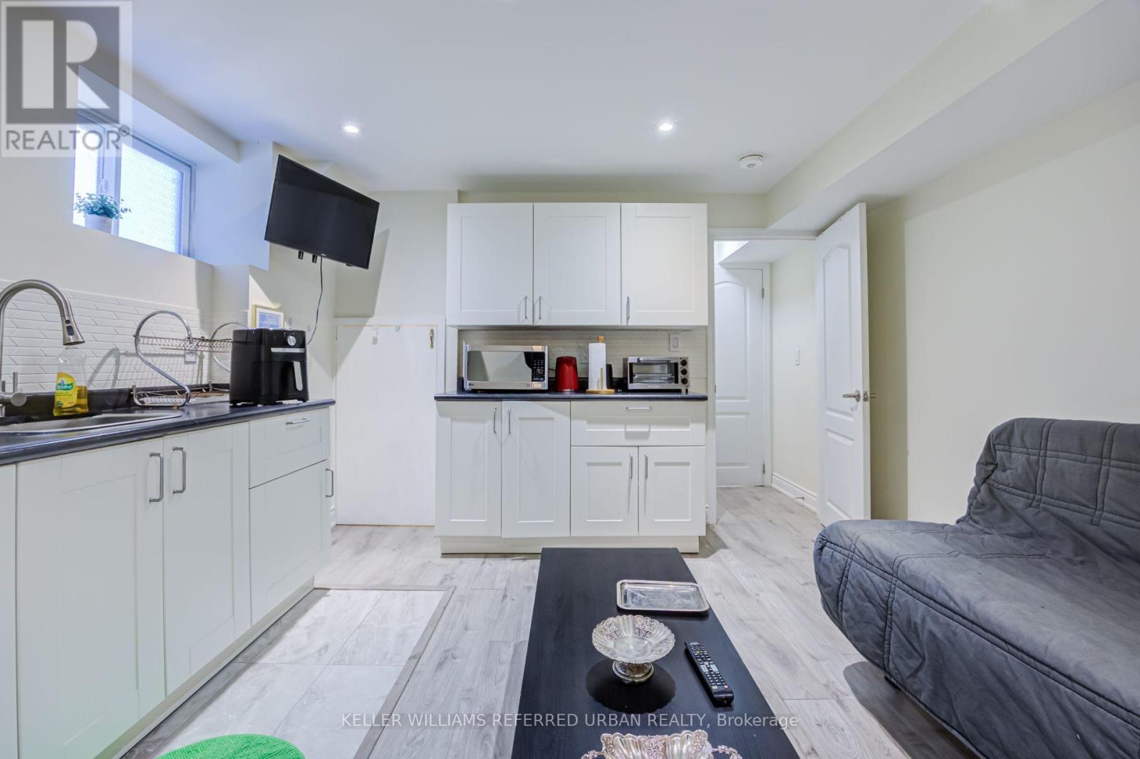 Bsmt - 60 Mynden Way Property Photo 1