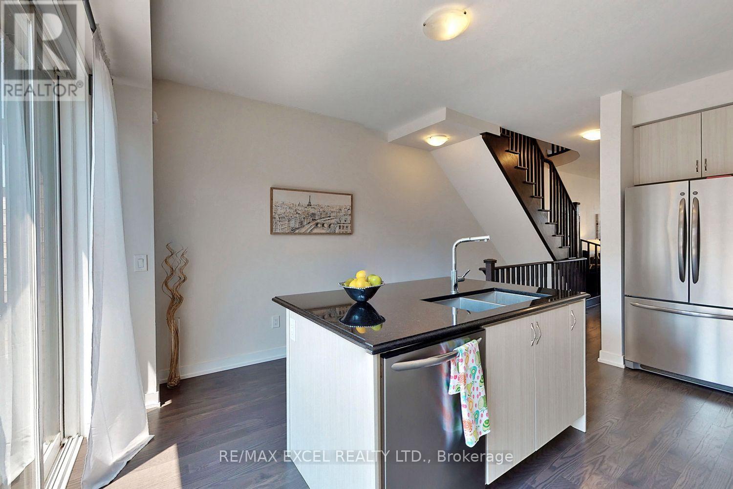 46 Troon Avenue Property Photo 18