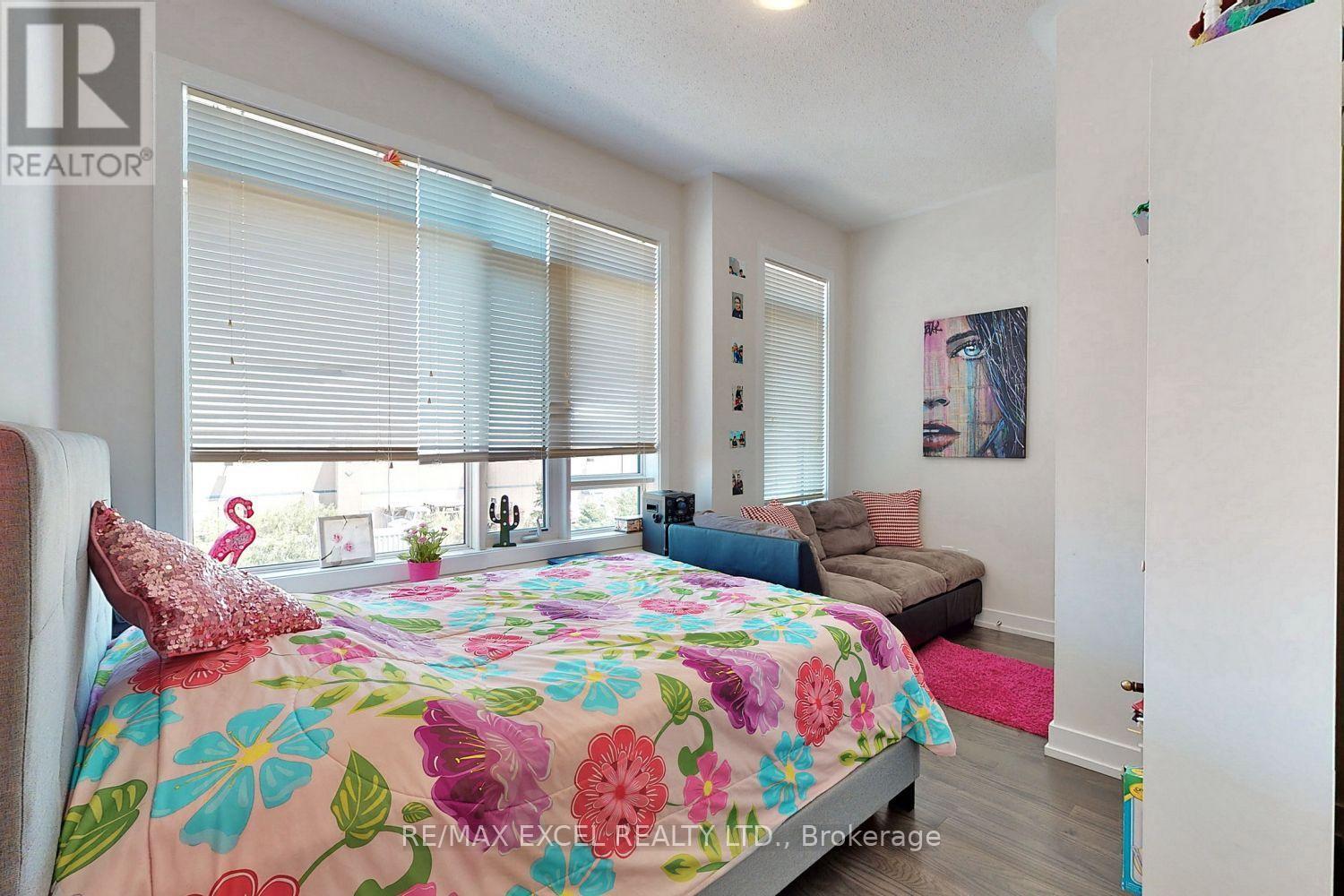 46 Troon Avenue Property Photo 33