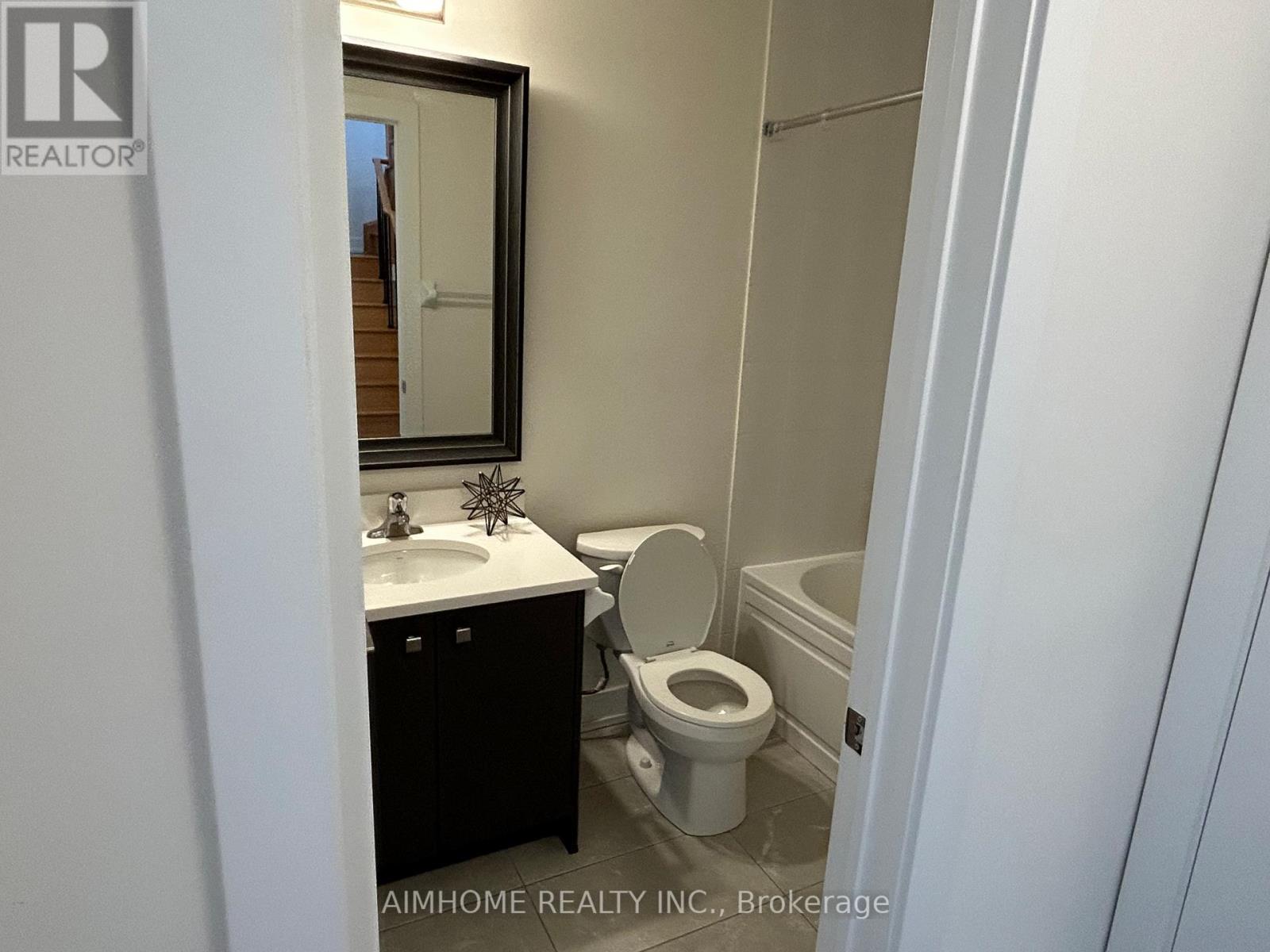 2 - 7 Phelps Lane Property Photo 14