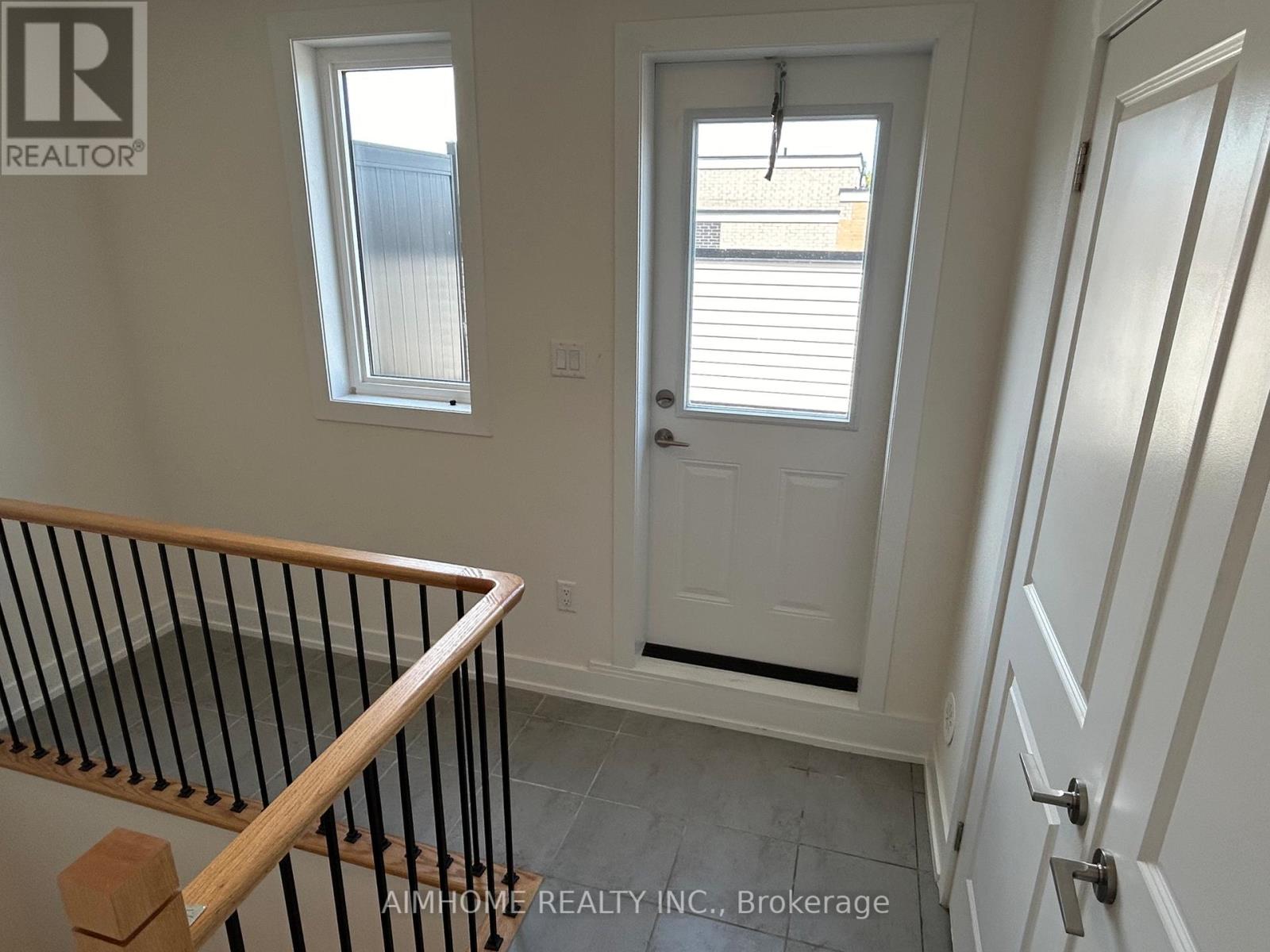 2 - 7 Phelps Lane Property Photo 17