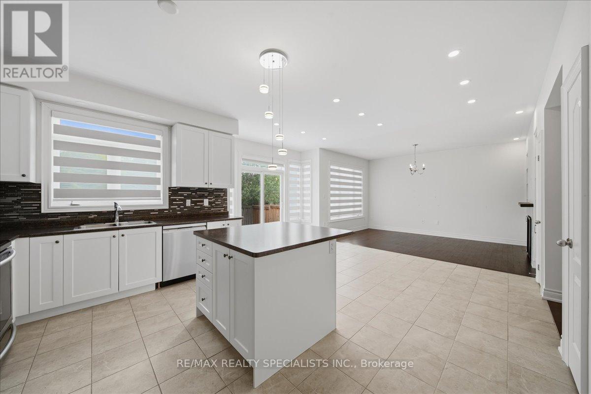 281 Blue Dasher Boulevard Property Photo 17