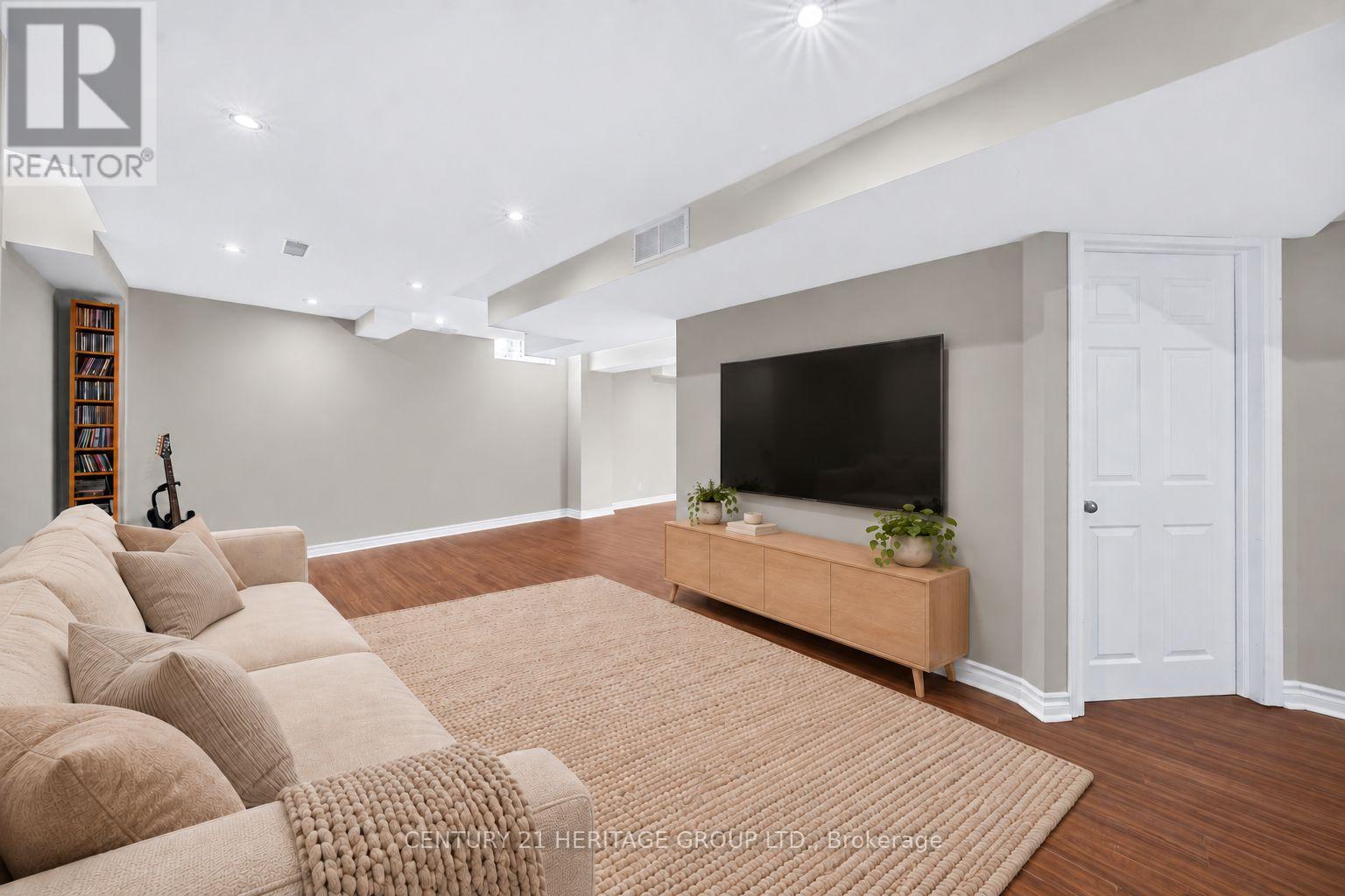 87 Turning Leaf Drive Property Photo 32