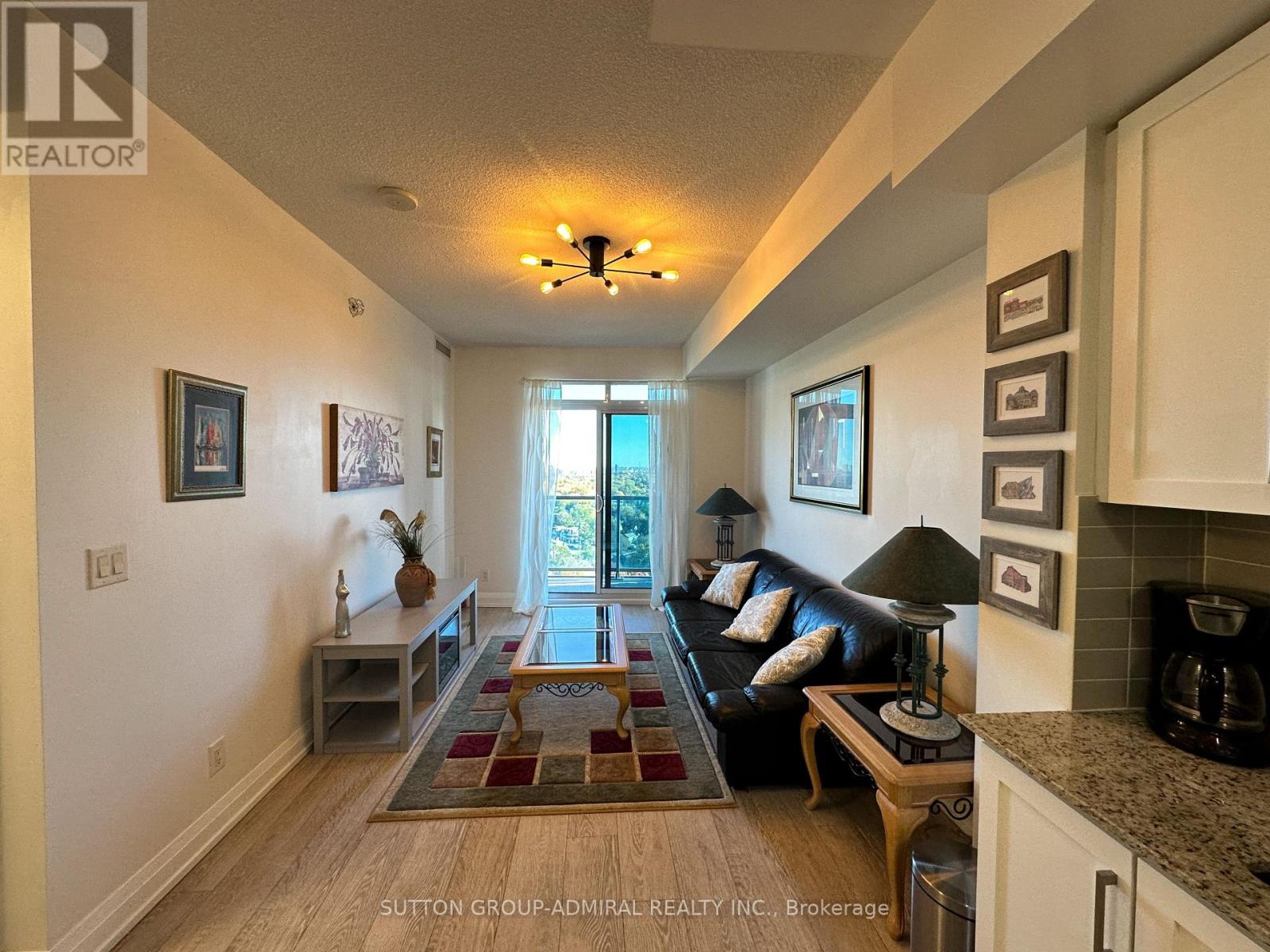 1728 - 7161 Yonge Street Property Photo 8