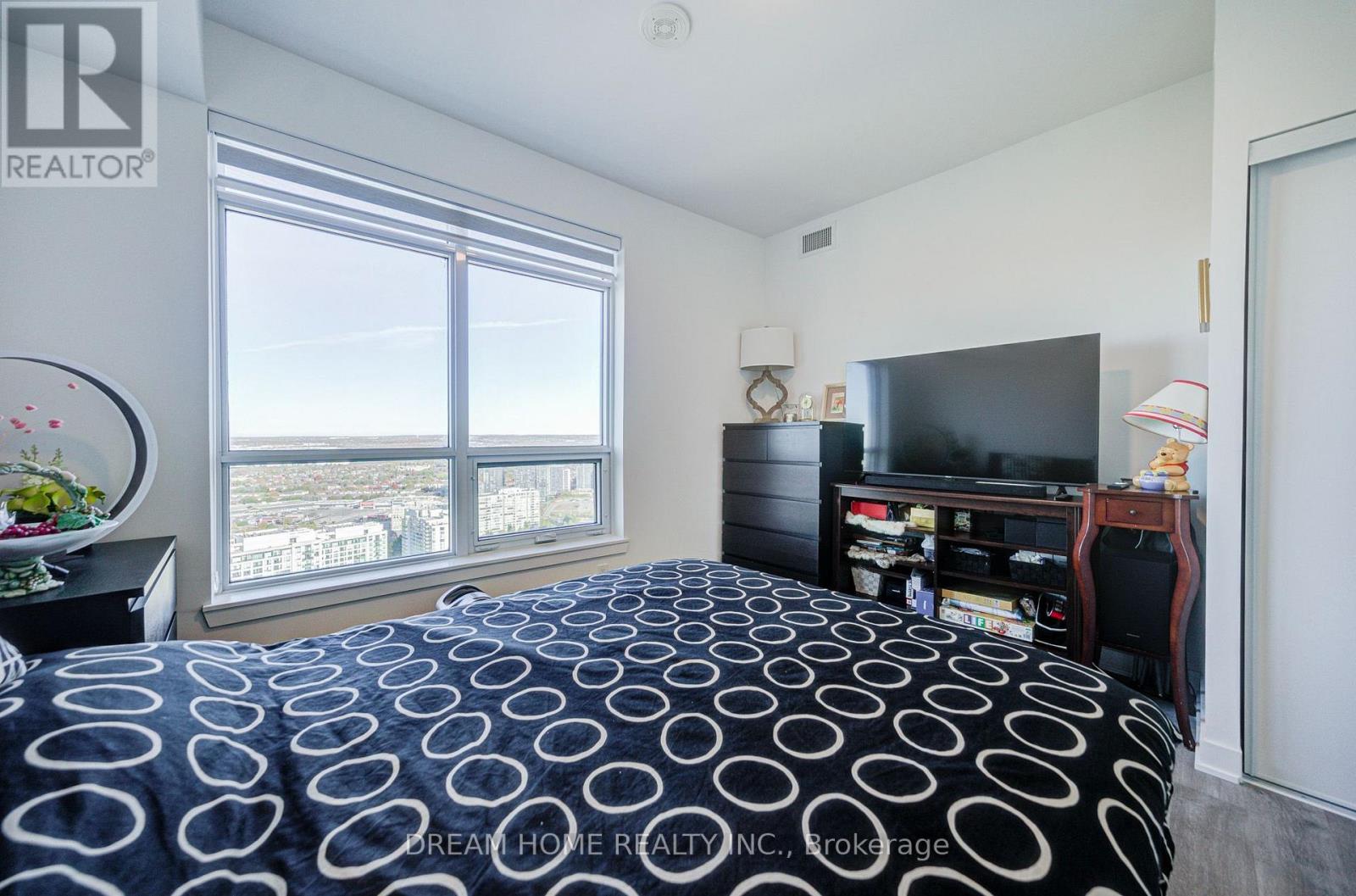 3407 - 30 Upper Mall Way Property Photo 17