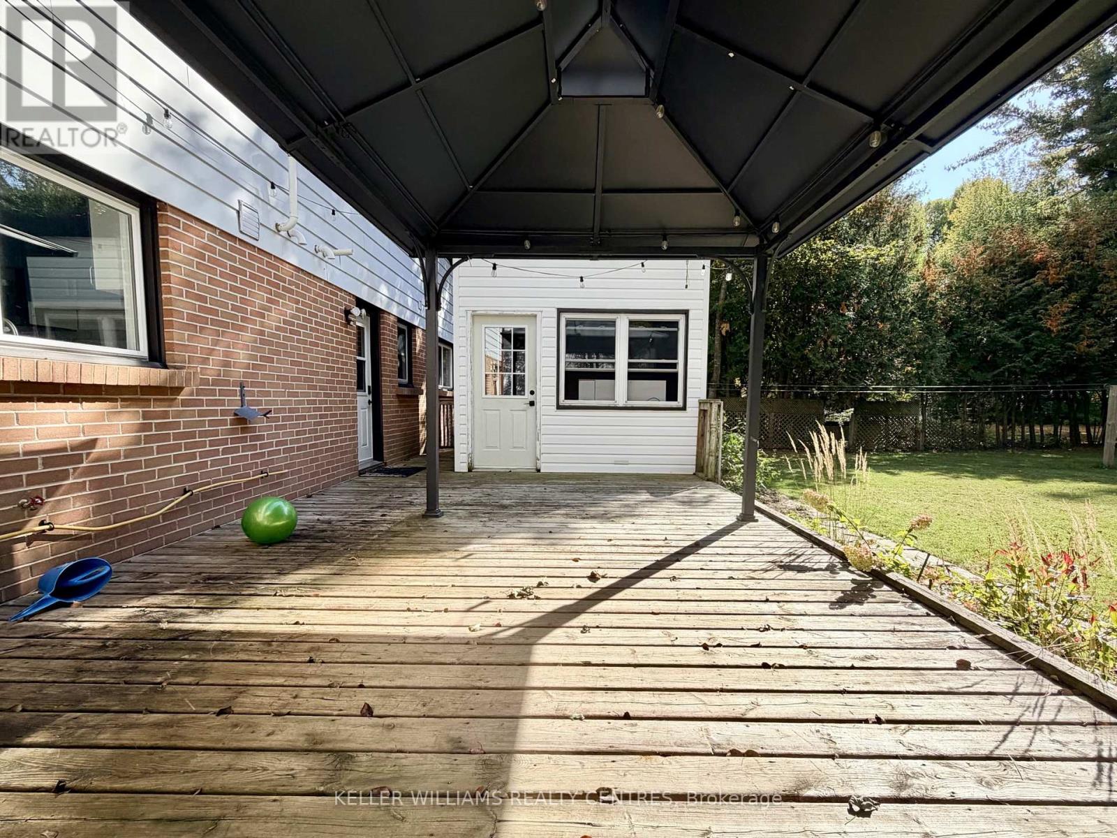 18 Bushey Avenue Property Photo 44