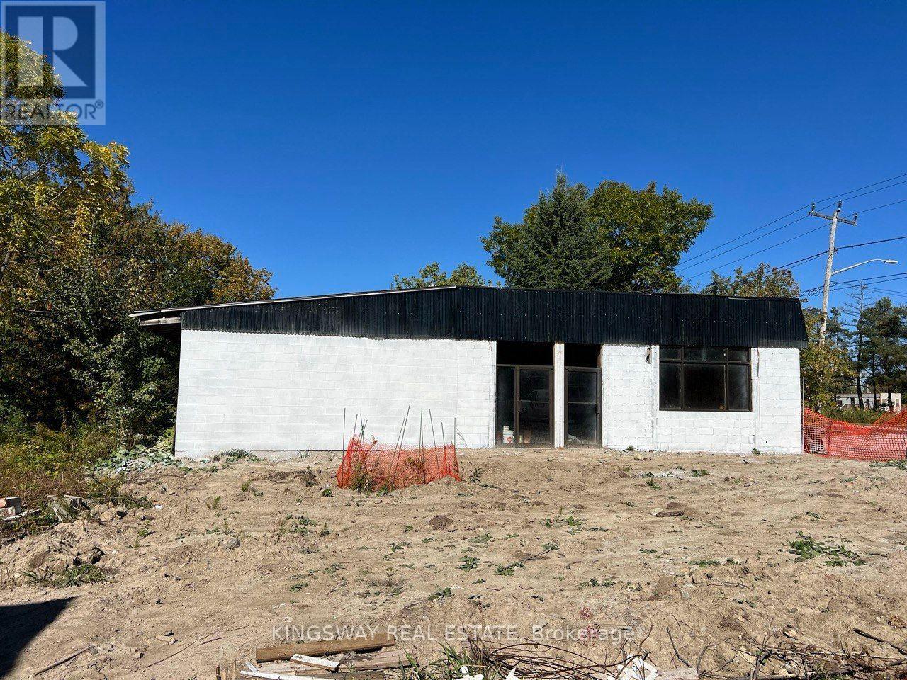 7804 Yonge Street Property Photo 2