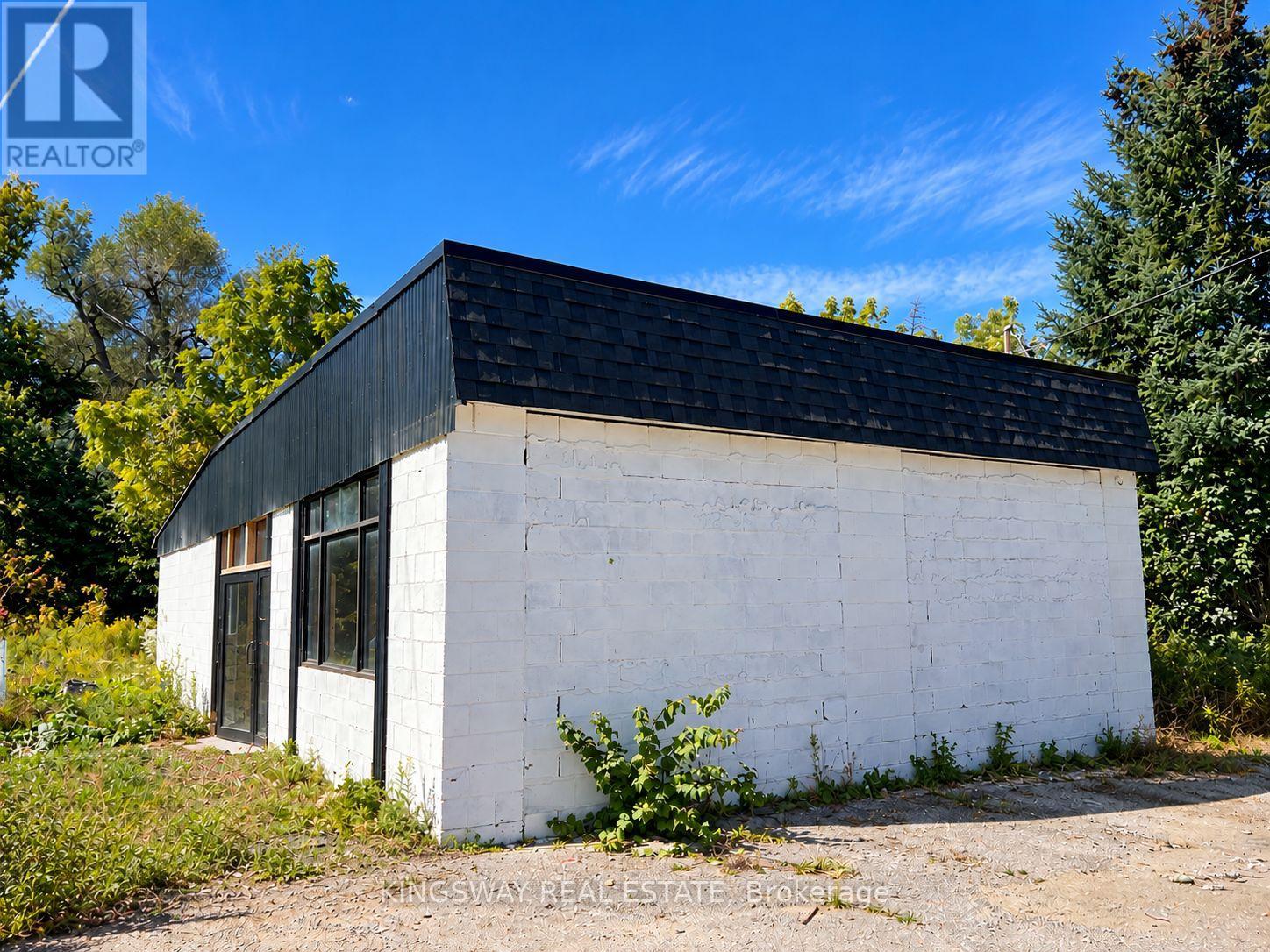 7804 Yonge Street Property Photo 3
