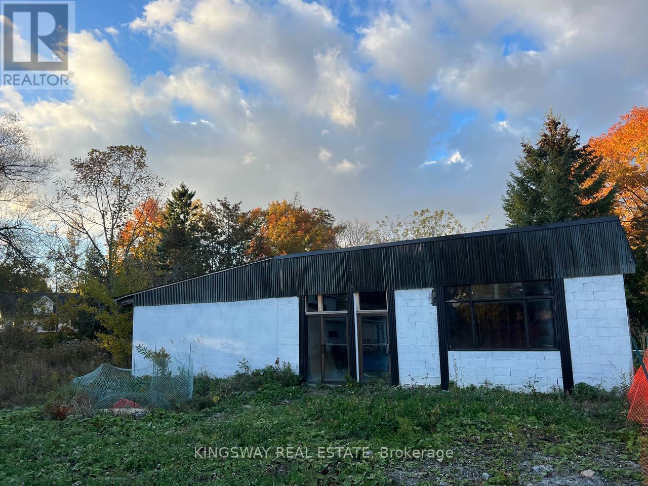 7804 Yonge Street Property Photo 5