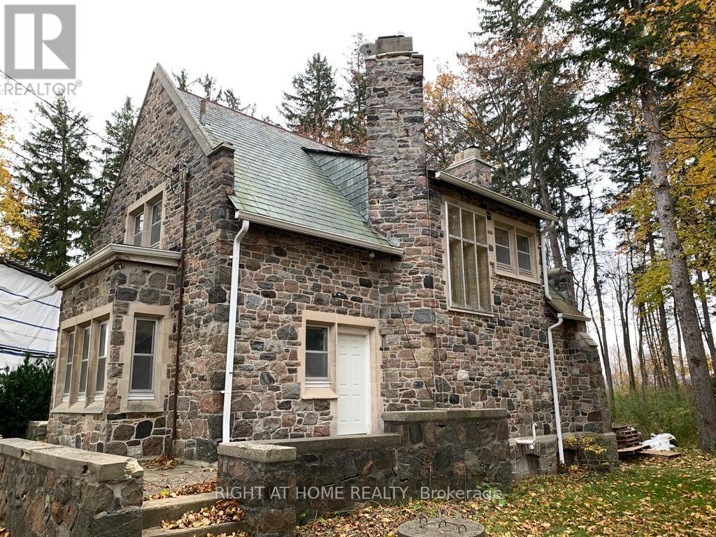 13760 Keele Street Property Photo 4