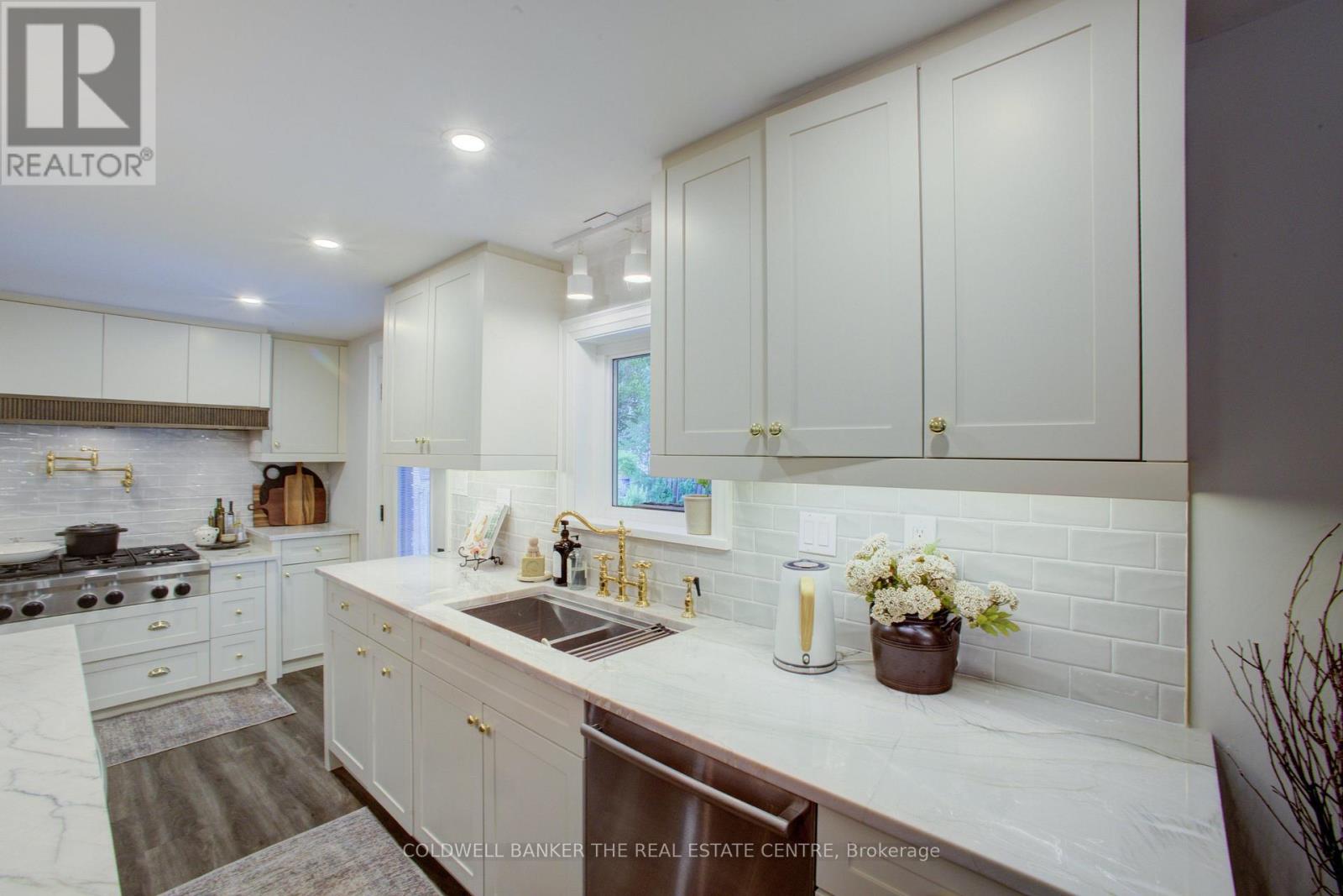 89 King Street Property Photo 12