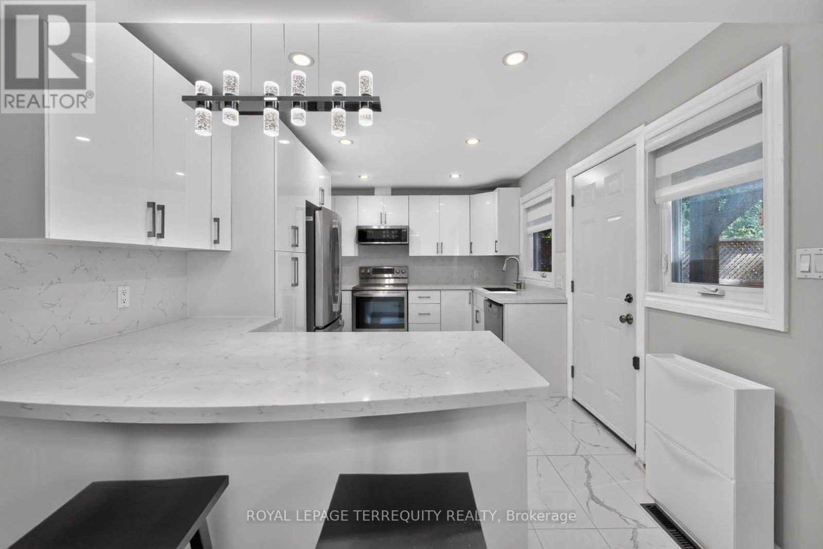 9 Brightbay Crescent Property Photo 10