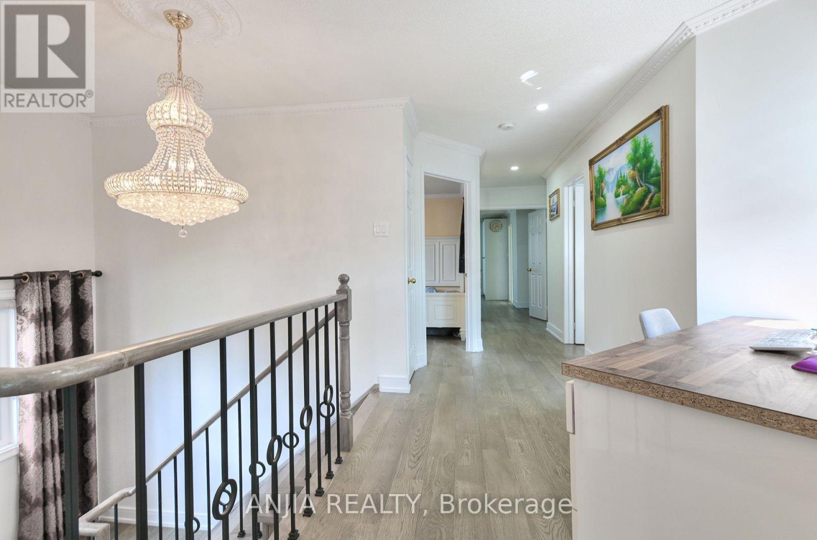127 Tomlinson Circle Property Photo 16
