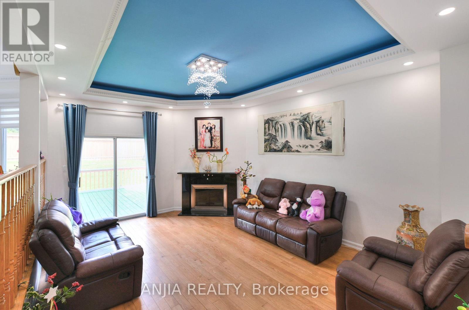 127 Tomlinson Circle Property Photo 20