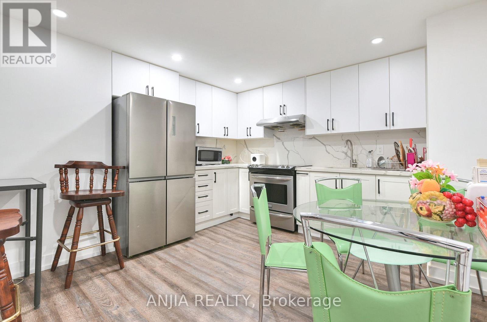 127 Tomlinson Circle Property Photo 25