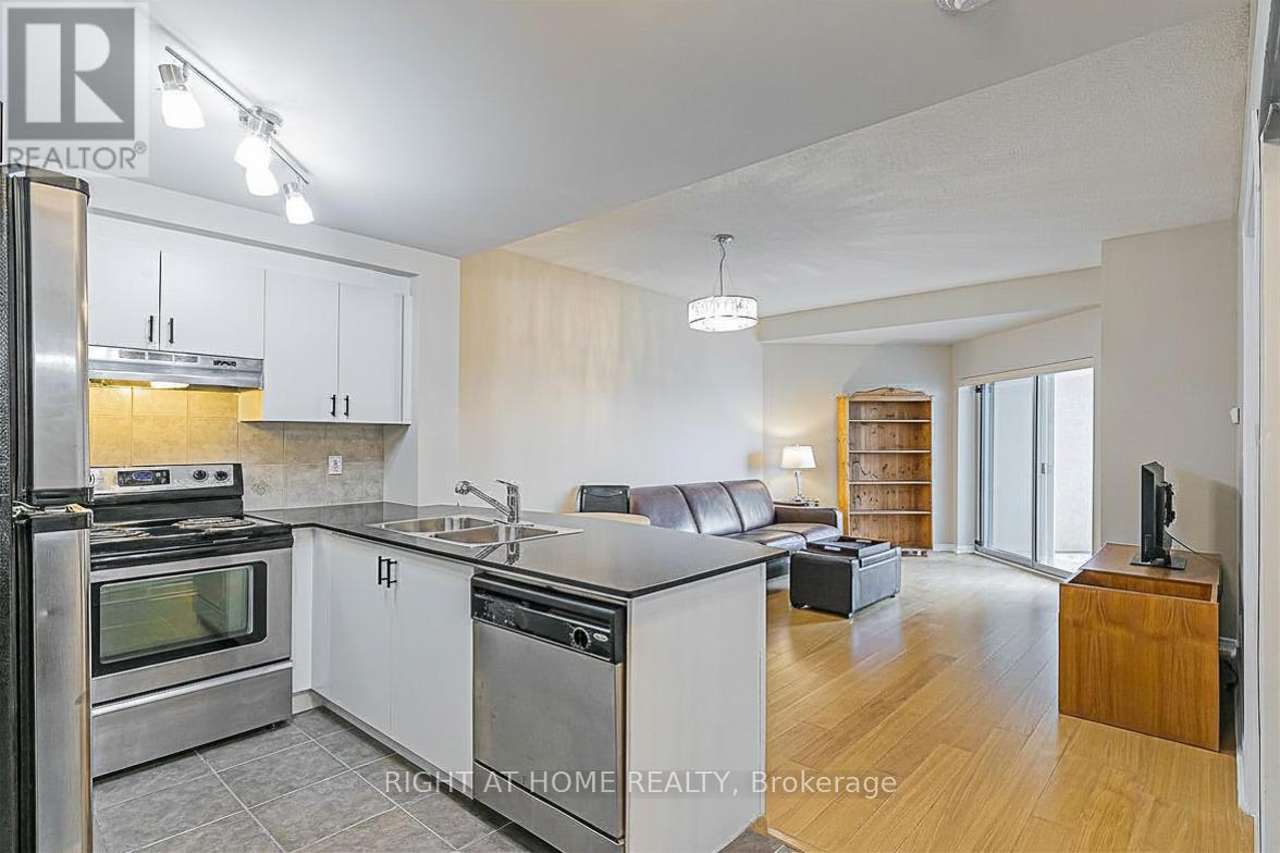 305 - 8 Maison Parc Court Property Photo 11