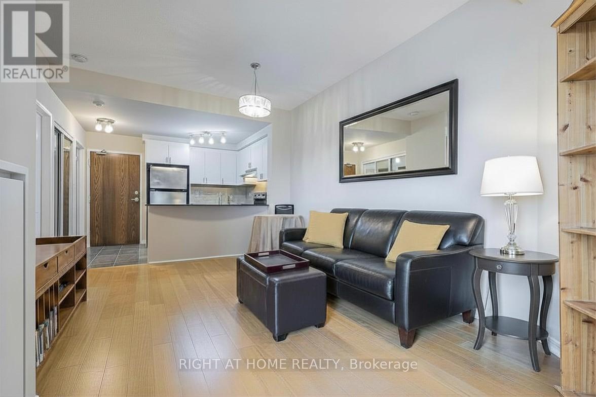 305 - 8 Maison Parc Court Property Photo 12