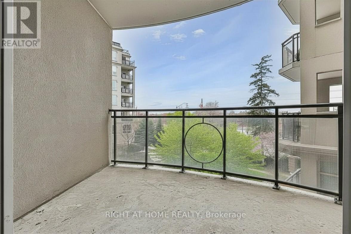 305 - 8 Maison Parc Court Property Photo 15