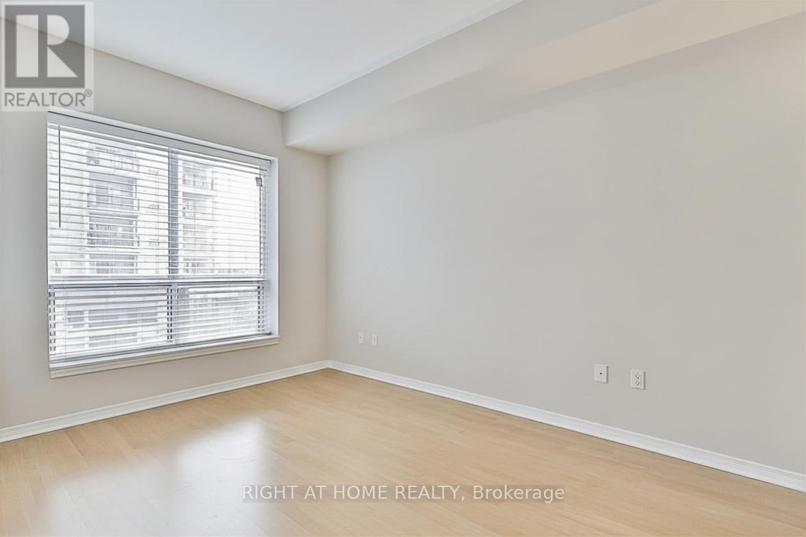 305 - 8 Maison Parc Court Property Photo 17