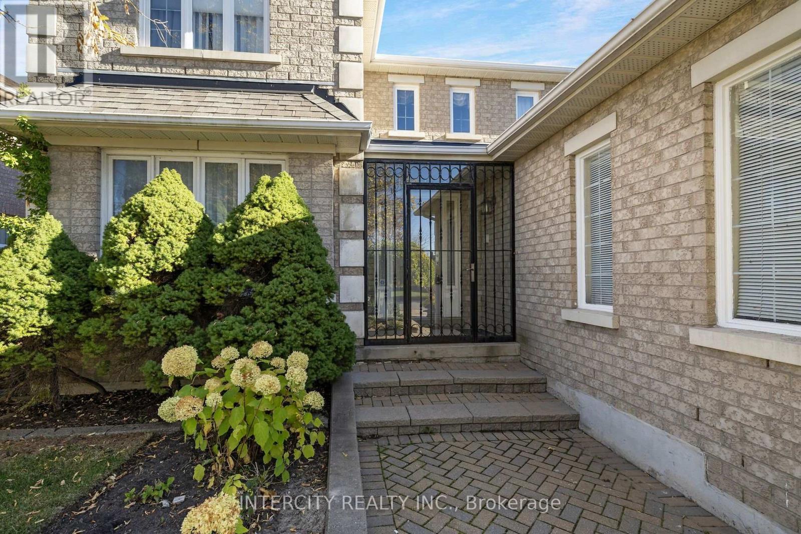 35 Avro Road Property Photo 3
